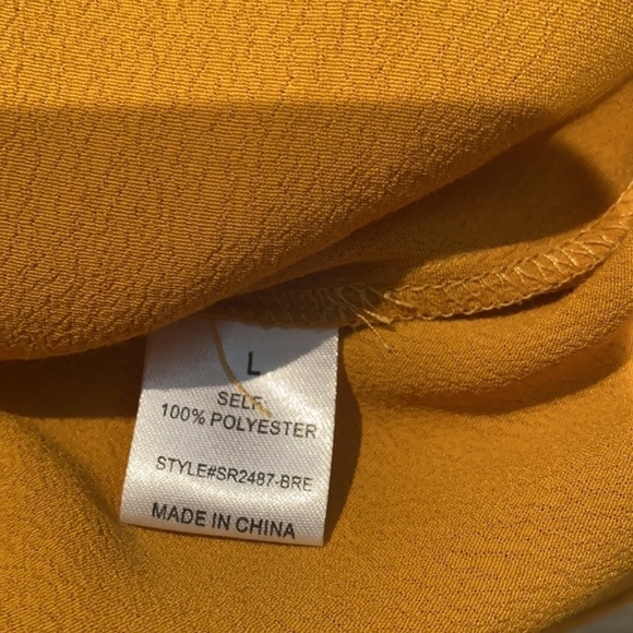 Women’s like new size large gold short sleeve top - Picture 6 of 6